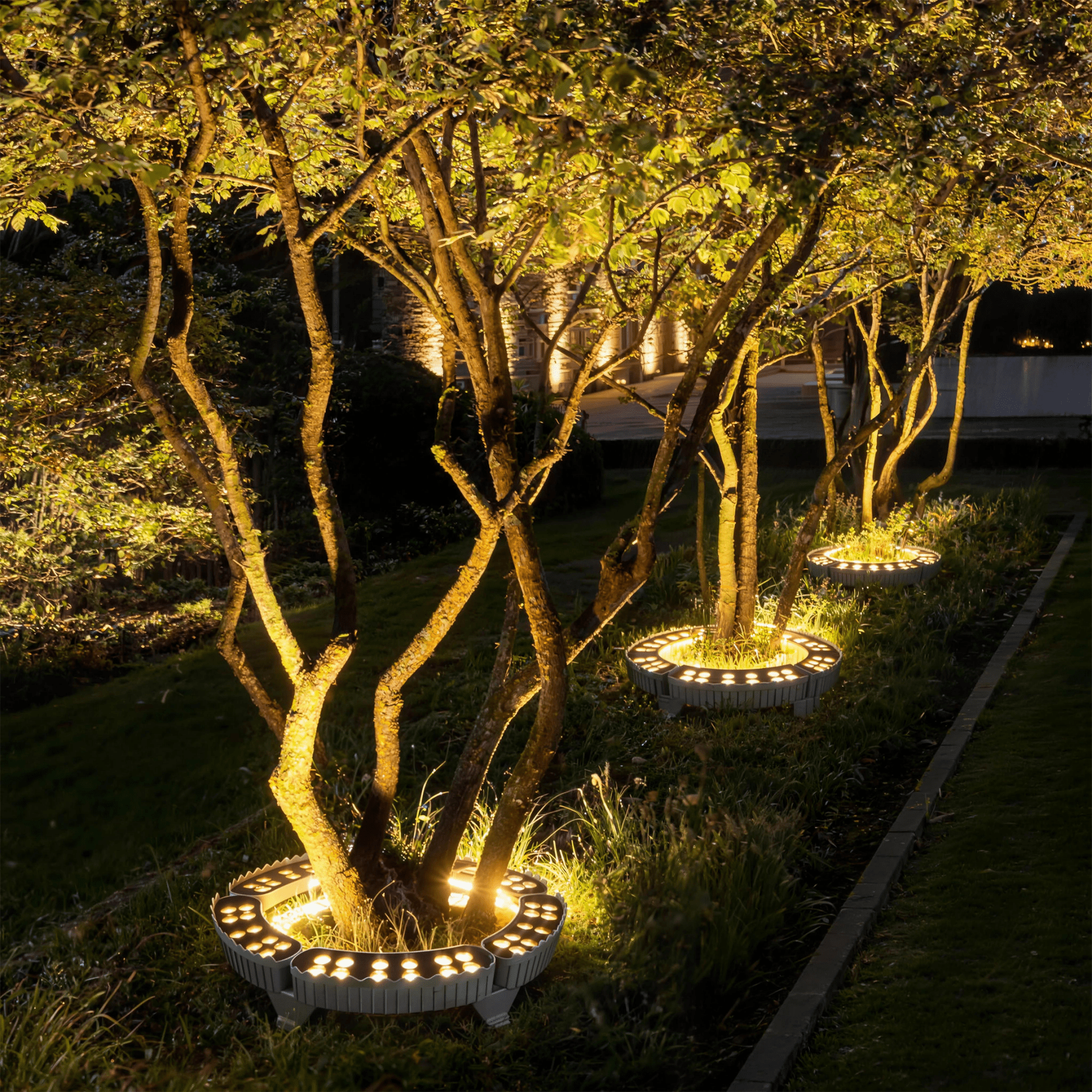 LumoraLicht Elegante Baumstrahler für den Außenbereich - LumoraLicht