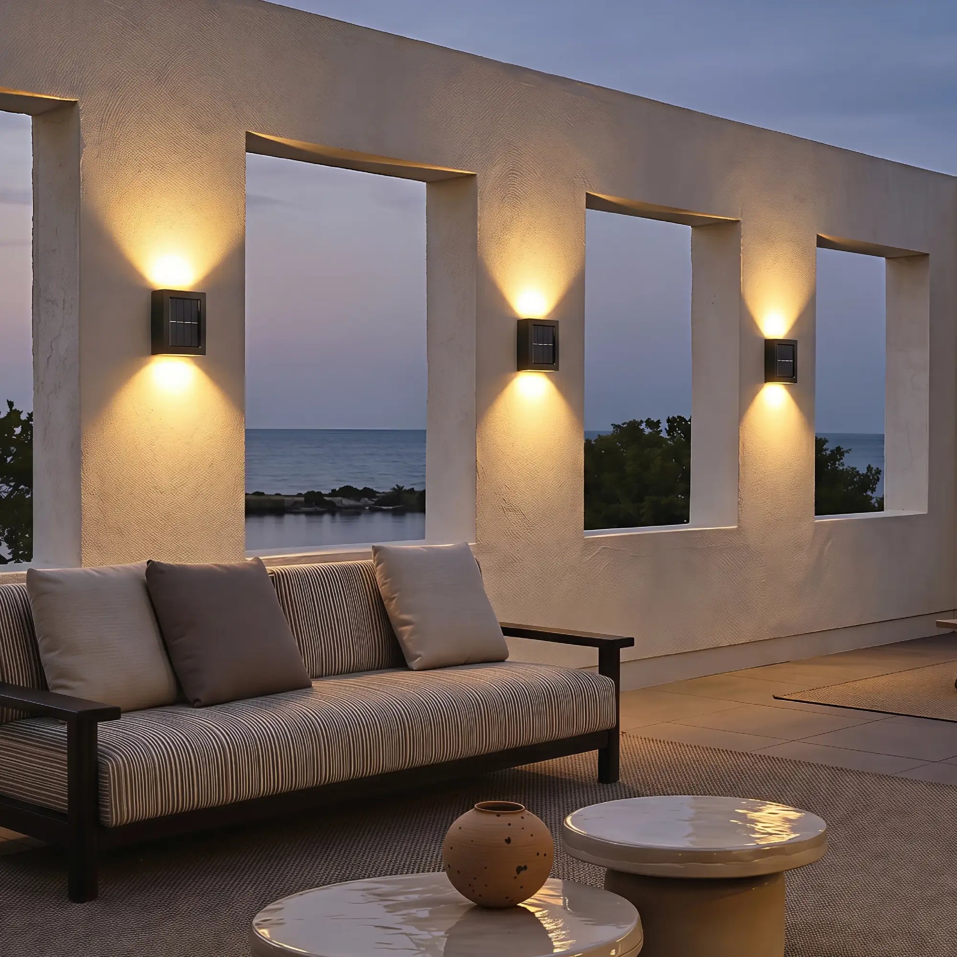 LumoraLicht Moderne Solar LED Wandleuchte für Garten, Terrasse - Wandlampe kabellos,Akku,warmweiß